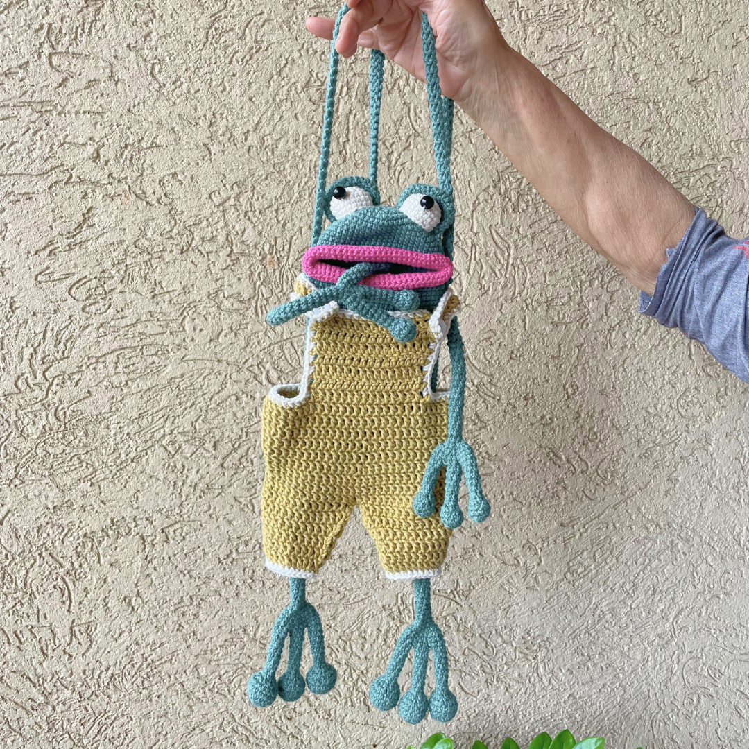 Sling Bag: Quirky Frog