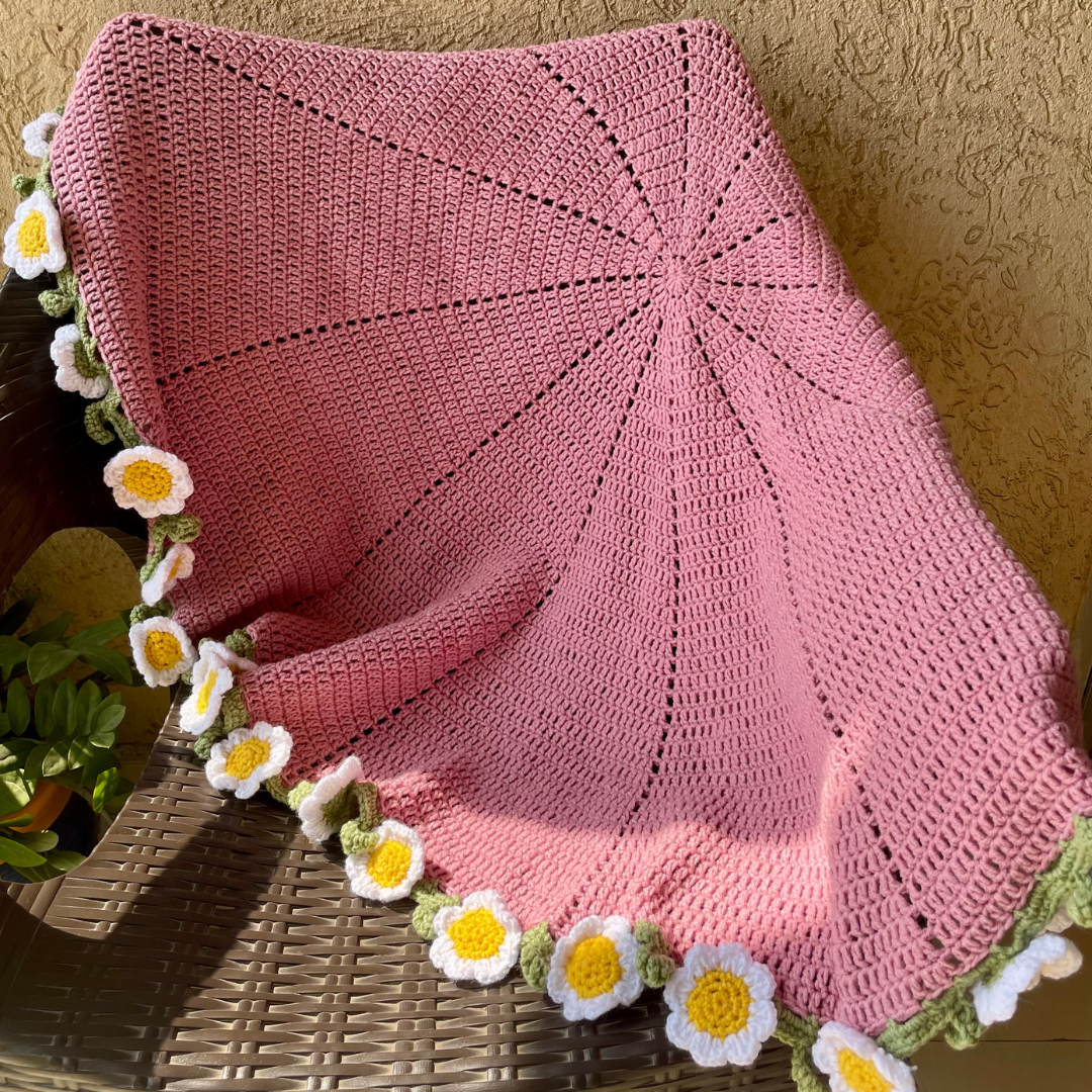 Blooming Daisy Throw Blanket