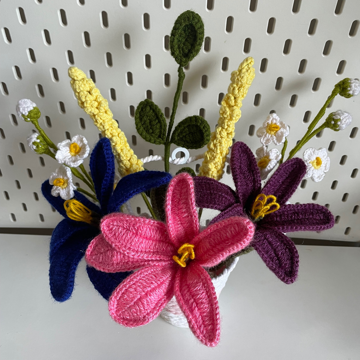 Flower : Lily Basket