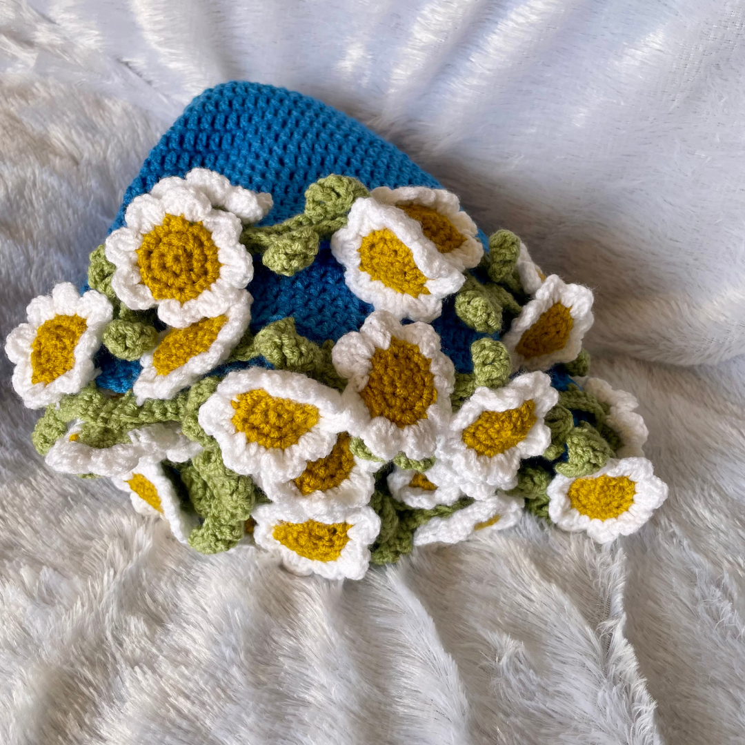 Blooming Daisy Throw Blanket