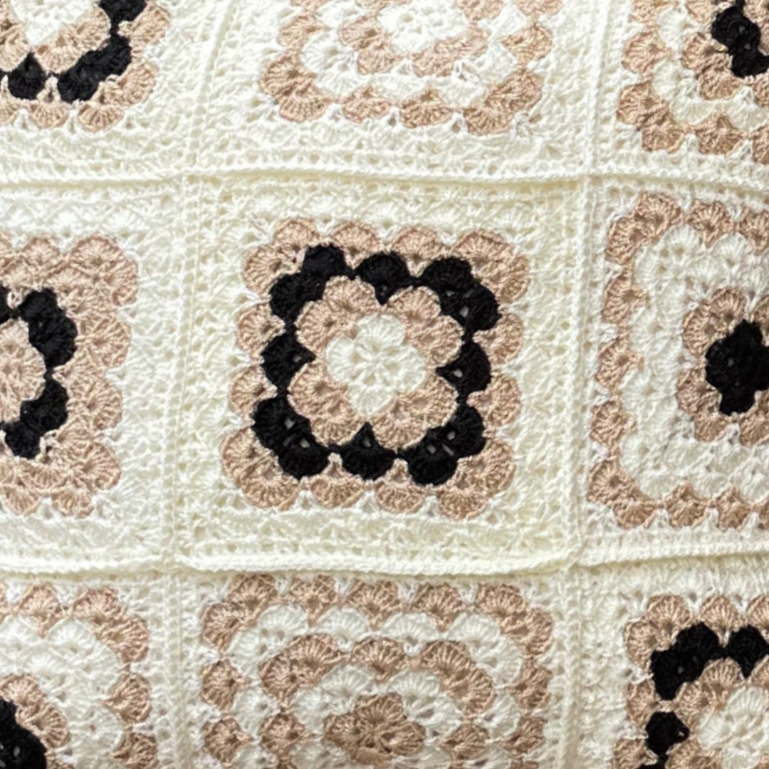 Cushion Cover: Granny Squares